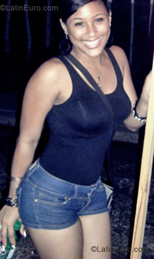 Date this good-looking Dominican Republic girl Isabela from Santo Domingo DO11766