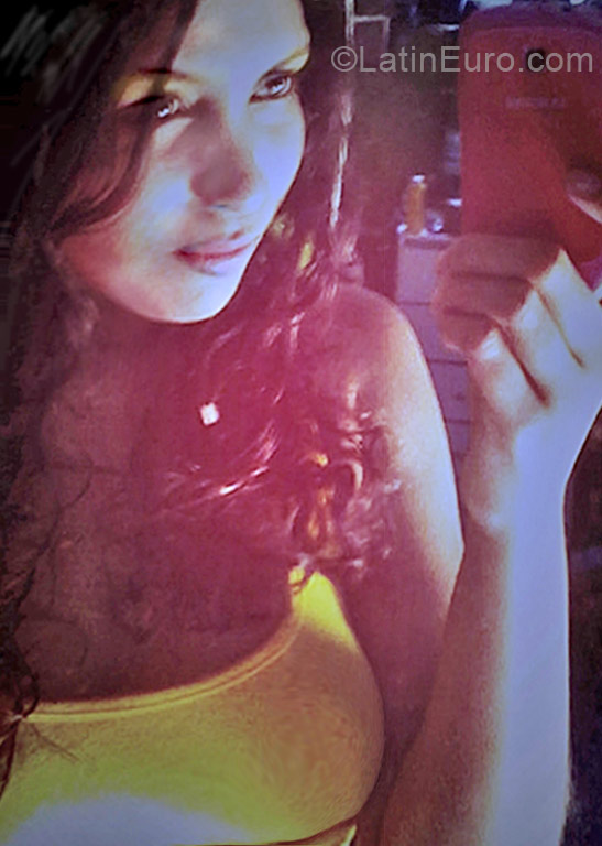 Date this beautiful Brazil girl Kecia from Fortaleza BR6909