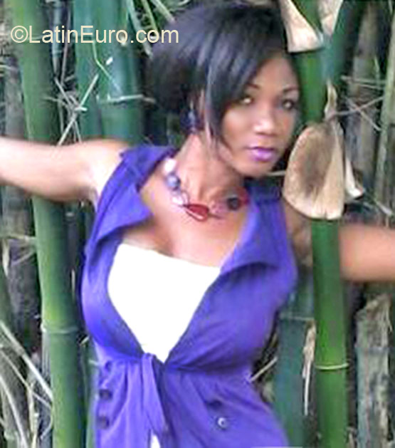 Date this georgeous France girl Rosie from Paris FR170