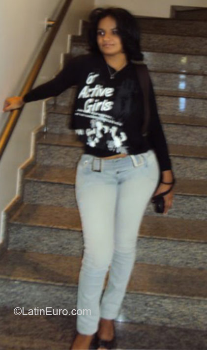 Date this attractive Brazil girl Evania from Formoso Do Araguaia BR6924