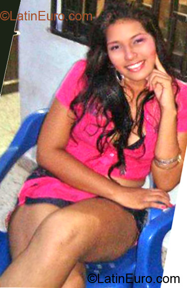Date this lovely Colombia girl Yoli from Barranquilla CO10871