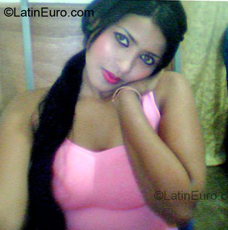 Date this attractive Colombia girl Liz from Barranquilla CO12643