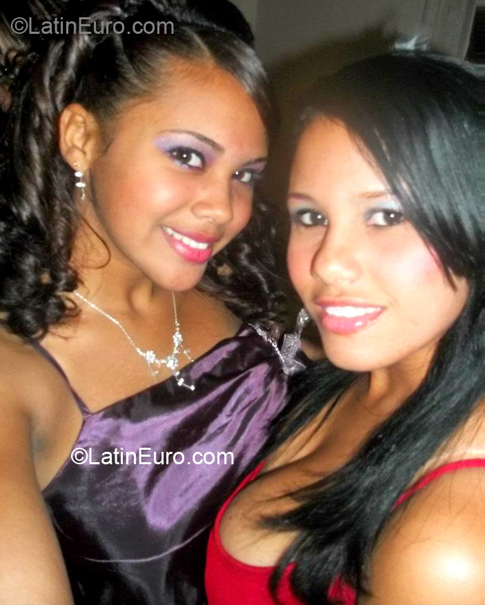 Date this young Dominican Republic girl Berenice from Cotui DO11888