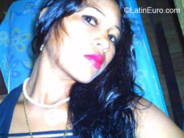 Date this charming Brazil girl Maria Cida from Benjamin Constant BR6964