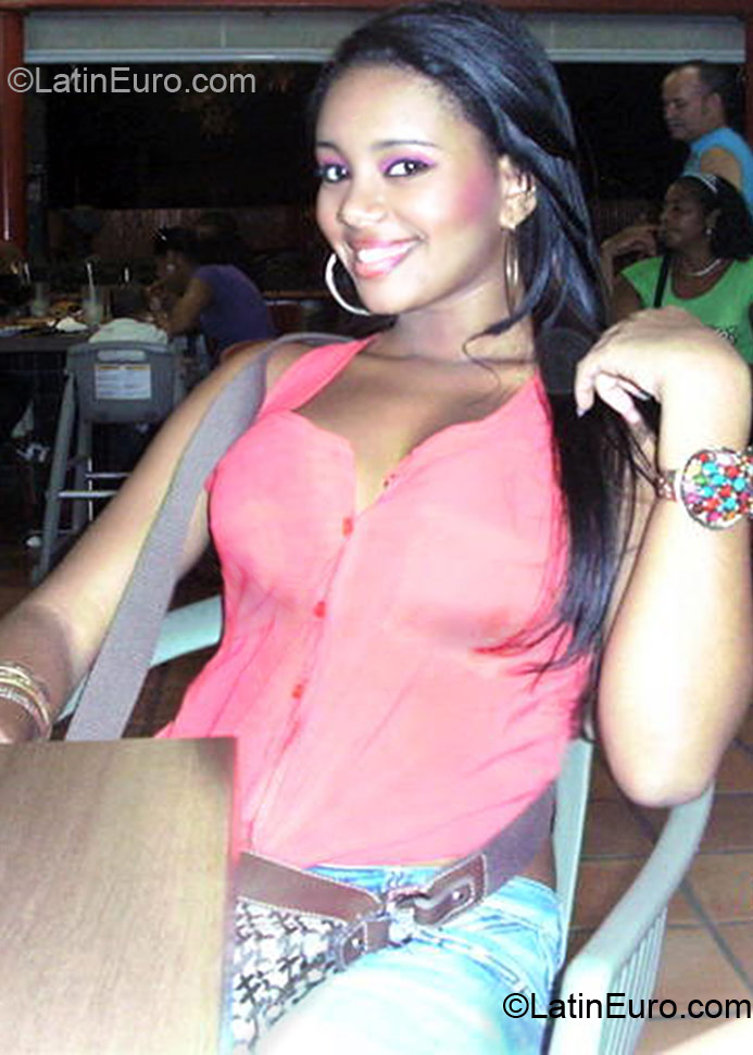 Date this fun Dominican Republic girl Yennifer from Santo Domingo DO11916