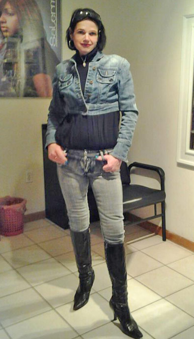 Date this voluptuous United States girl Gislene from Newark US13444