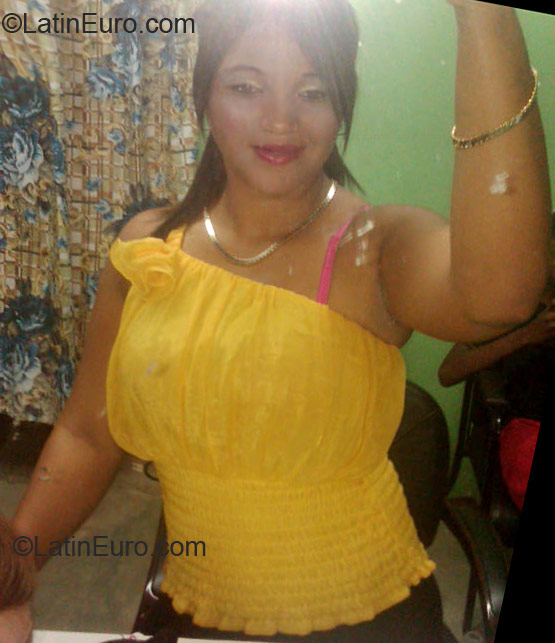 Date this young Dominican Republic girl Josmary payano from Santo Domingo DO11923