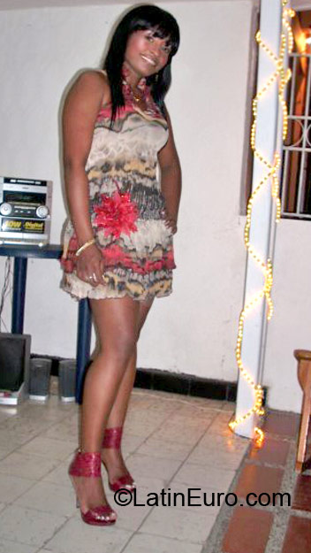 Date this charming Colombia girl Dilma from Cartagena CO10903