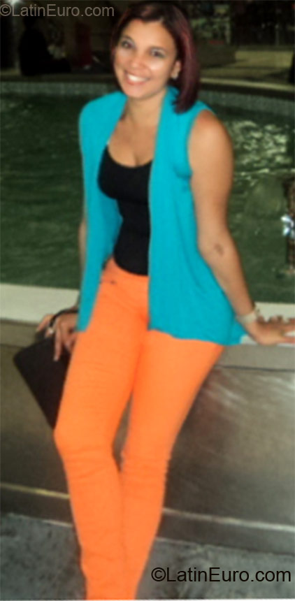 Date this young Dominican Republic girl Bella Caroline from Santiago DO11934