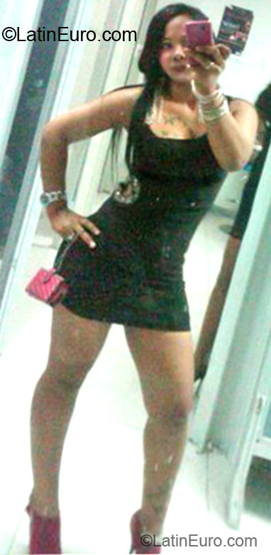 Date this happy Dominican Republic girl Kendry flores t from santriago DO11968
