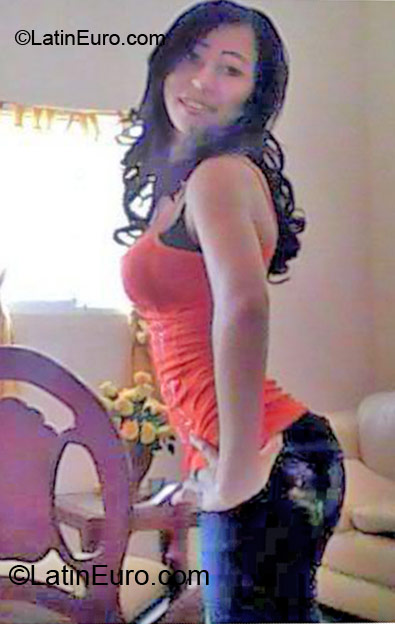 Date this charming Dominican Republic girl Eyerilis from La Vega DO11954