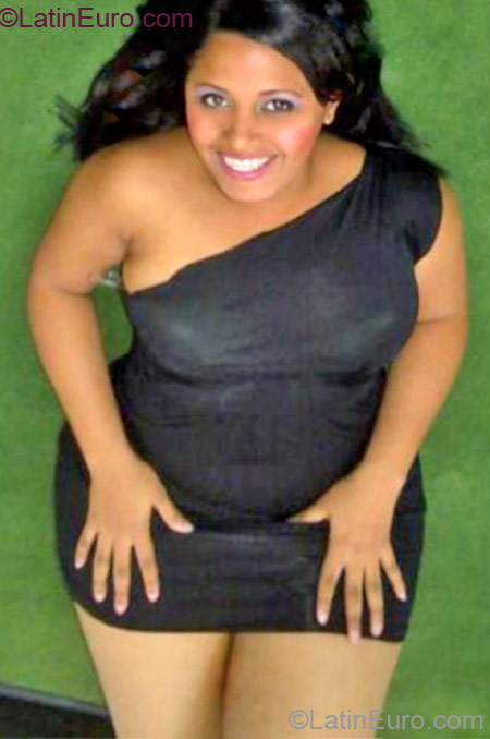 Date this tall Dominican Republic girl Daysha from Santo Domingo DO12000