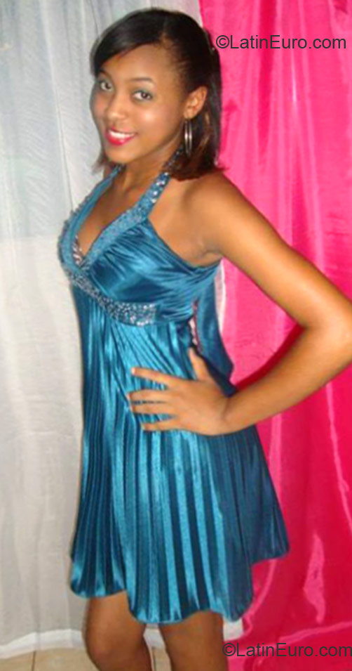 Date this fun Dominican Republic girl Pamela from La Vega DO12002