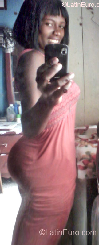 Date this exotic Jamaica girl Suzinnett from St. Ann JM658