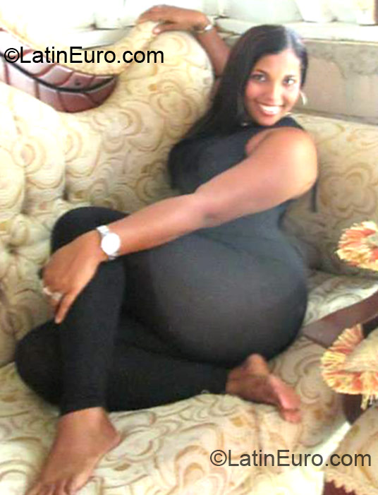 Date this cute Dominican Republic girl Glenni from Santiago DO12020