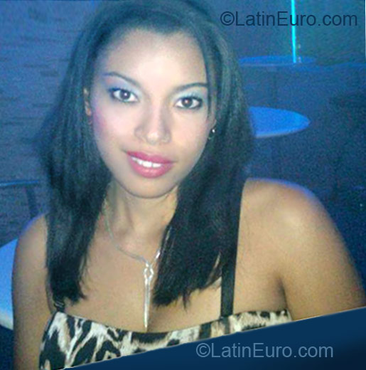 Date this good-looking Dominican Republic girl Dilenia from Santiago DO12093