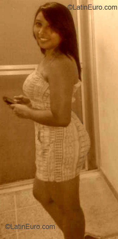 Date this gorgeous Honduras girl Yonelin from El Progreso Yoro HN718