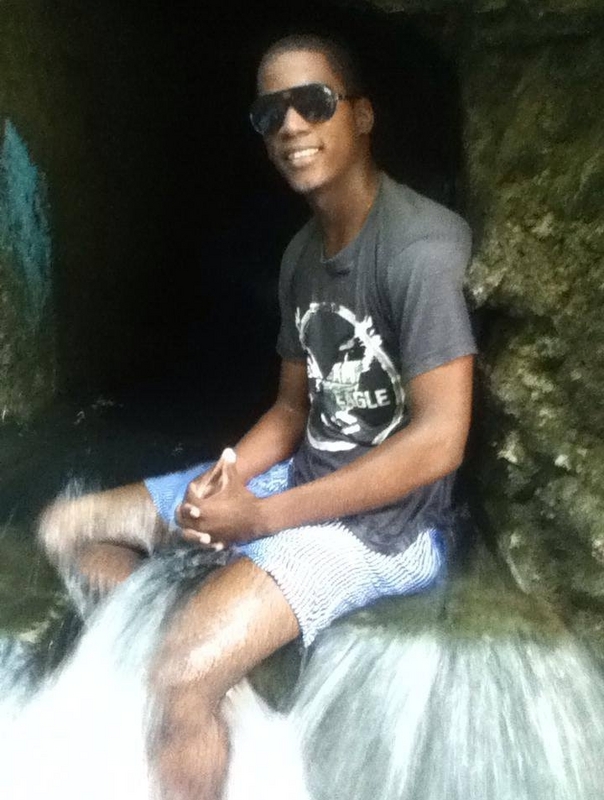 Date this hard body Dominican Republic man Manauri guillen from Santo Domingo DO12149