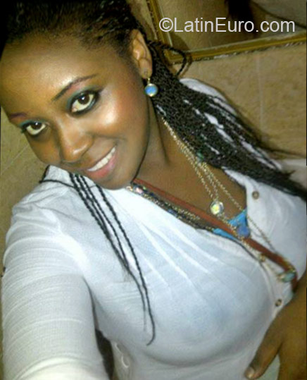 Date this athletic Honduras girl Mari Isabel from La Ceiba HN733