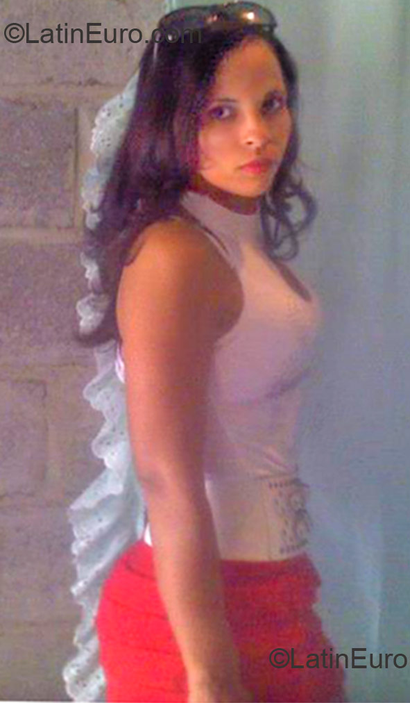 Date this athletic Dominican Republic girl Mercedes2011 from Santiago DO12243