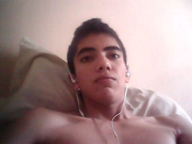 Date this sensual Honduras man Roberto Carlos from Tegucigalpa HN743