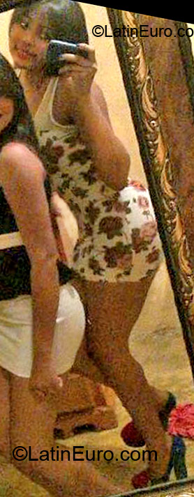 Date this happy Dominican Republic girl Daniela from Santo Domingo DO12157