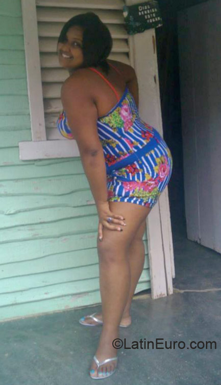 Date this young Dominican Republic girl Michel from Valverde Mao DO21116