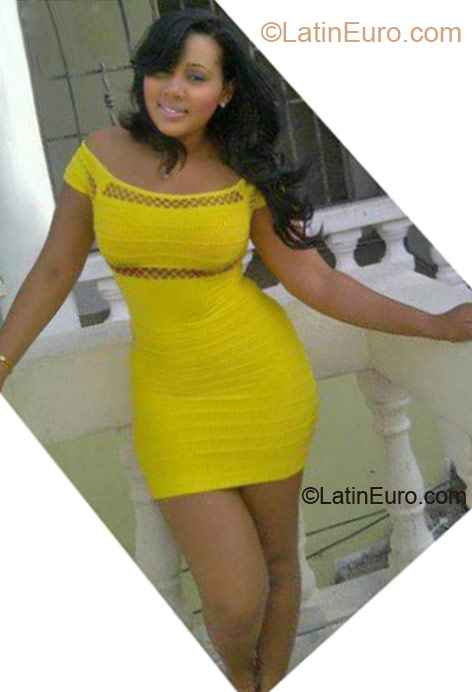 Date this charming Dominican Republic girl Rashel from Santo Domingo DO12295