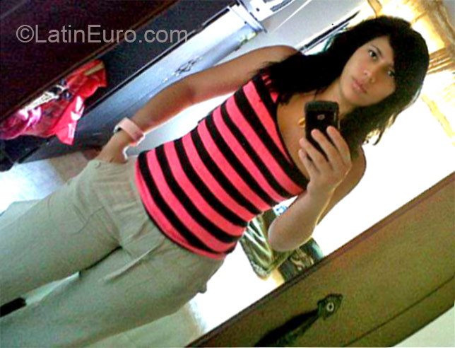 Date this funny Colombia girl Marcela from Cali CO11260