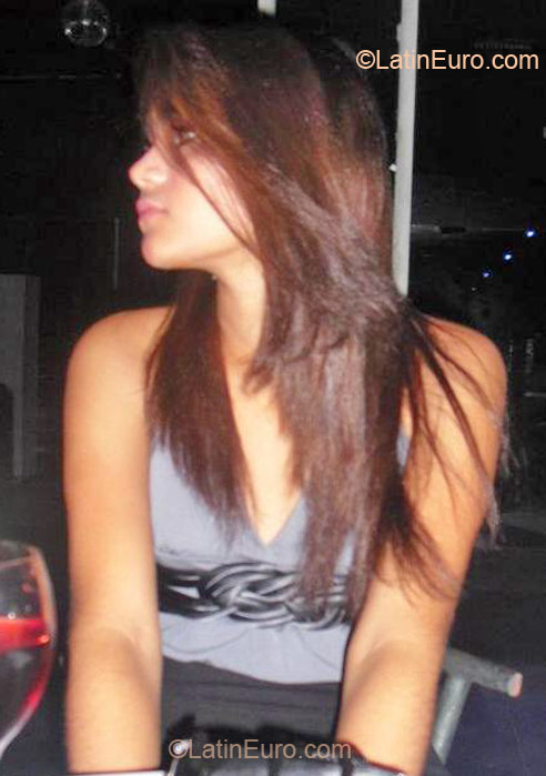 Date this sultry Dominican Republic girl Carolyn Vasquez from Santo Domingo DO12355