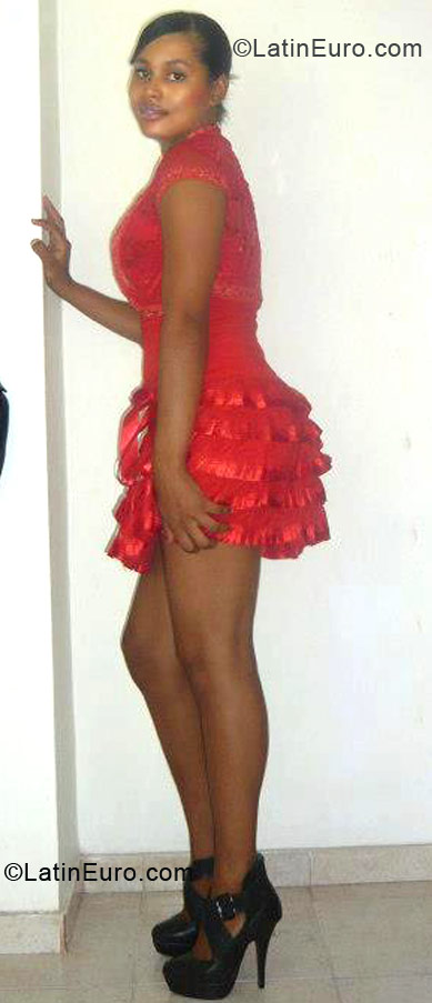 Date this stunning Dominican Republic girl Andy nairoby from Barahona DO12361