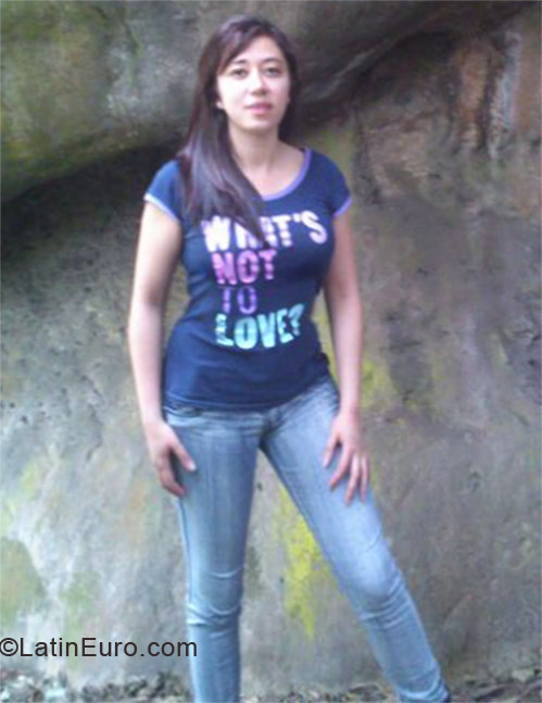 Date this lovely Colombia girl Carolina from Bogota CO11295