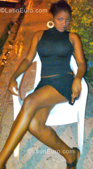 Date this exotic Dominican Republic girl Yafreisy from La Romana DO12508