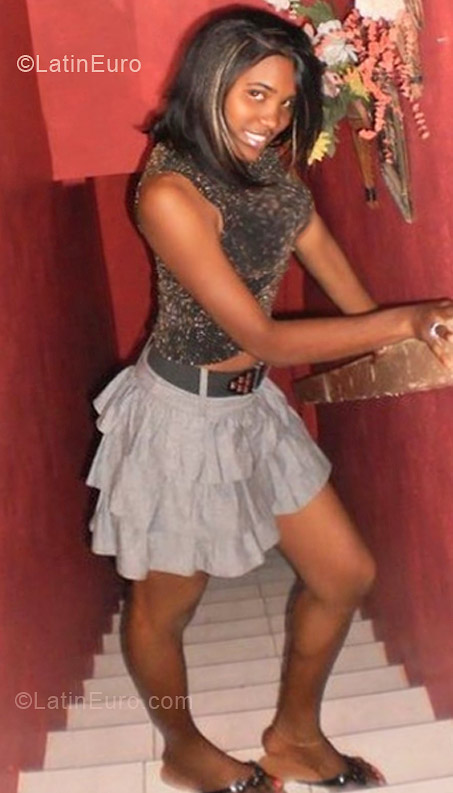 Date this delightful Jamaica girl Charming from Kingston JM771
