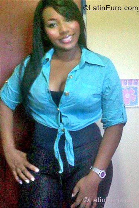 Date this sensual Colombia girl LILIANA from Cali CO11492