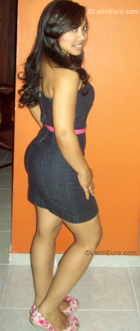 Date this voluptuous Dominican Republic girl Ivelisse from Santiago DO12872
