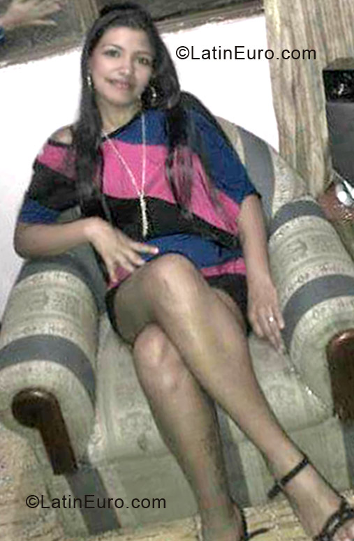 Date this sultry Colombia girl Klaudia from Cali CO11528