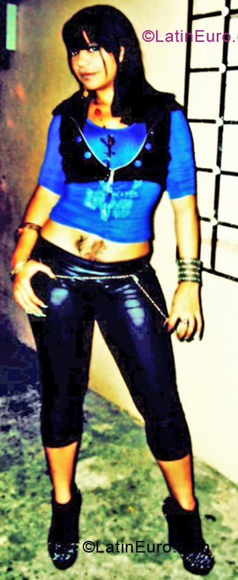 Date this sensual Dominican Republic girl Yahaira from Santo Domingo DO12952