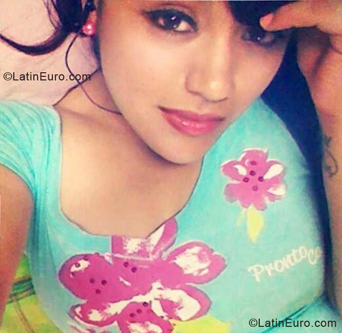 Date this stunning Colombia girl Sofia from Bogota CO11542