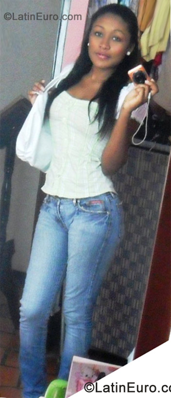 Date this cute Colombia girl Katherin from Cali CO11576