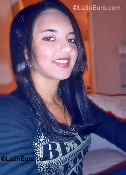 Date this lovely Brazil girl Evelyn from Sao Paulo BR7211