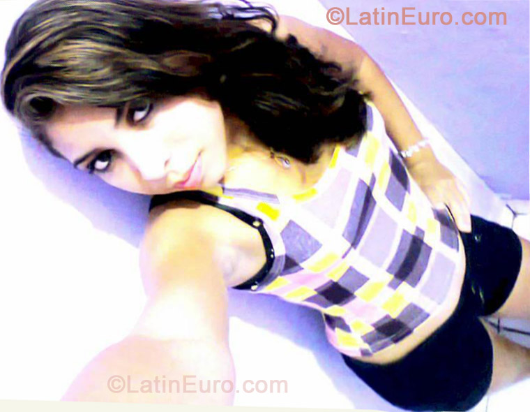Date this sultry Brazil girl Yara from Belem BR7276