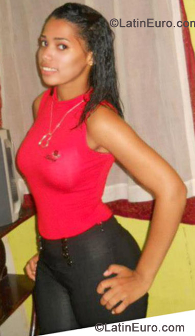 Date this hot Dominican Republic girl Annelis from Santo Domingo DO13581