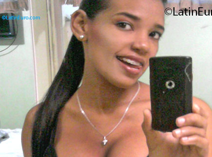 Date this lovely Dominican Republic girl Jazmyn from Bonao DO13709