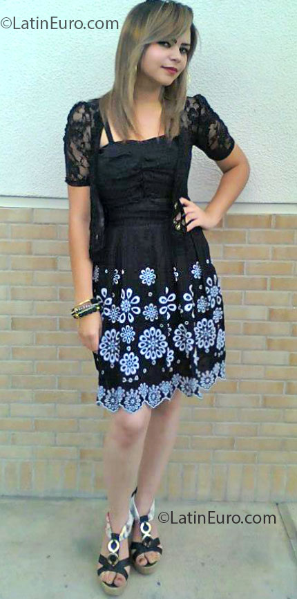 Date this good-looking Brazil girl Leticia from Recife BR7334