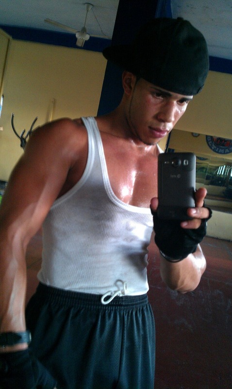 Date this pretty Dominican Republic man Ariel from Santo Domingo DO13880