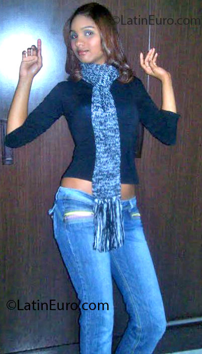 Date this voluptuous Brazil girl Kallyany from Brasilia BR7387