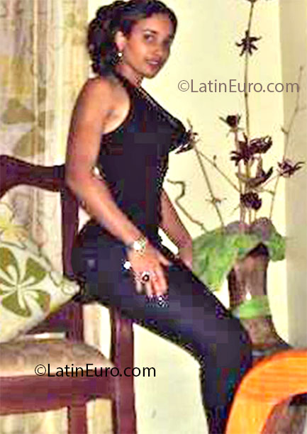 Date this passionate Dominican Republic girl Solangel from Santo Domingo DO14077