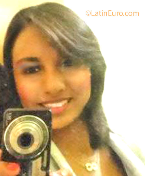 Date this sultry Brazil girl Thais from Rio de Janeiro BR7394