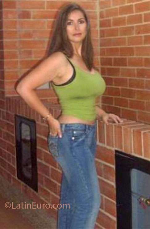 Date this foxy Colombia girl Ruth from Bogota CO19126